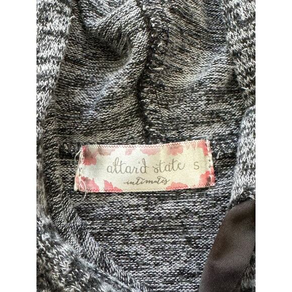 ALTAR'D STATE cropped, bell sleeve,  Sweater top, size Small - Picture 3 of 6